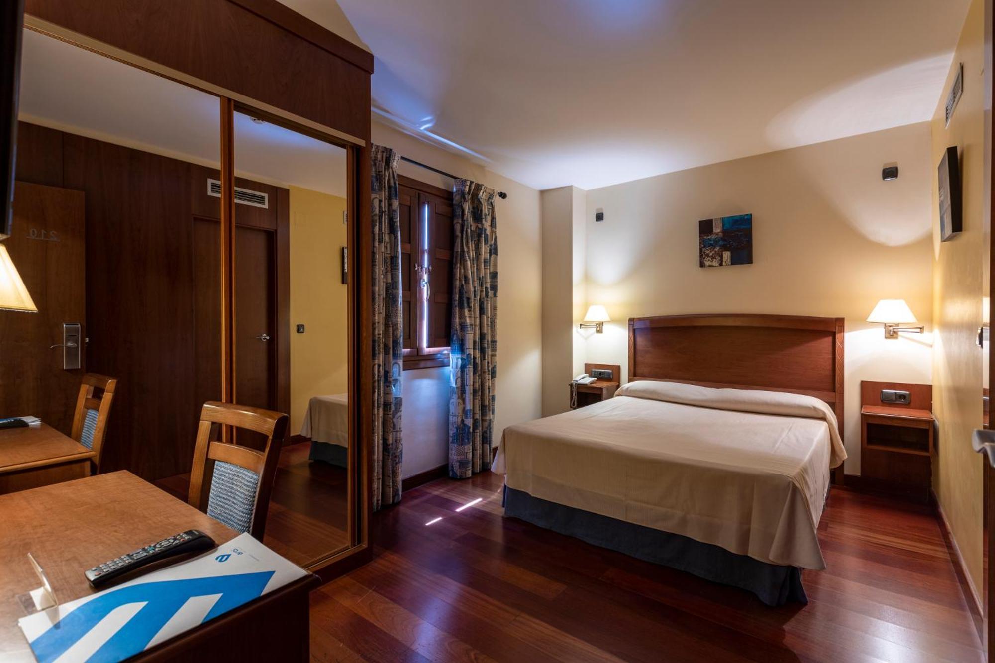 Hotel Aroi Bierzo Plaza Ponferrada Exteriér fotografie