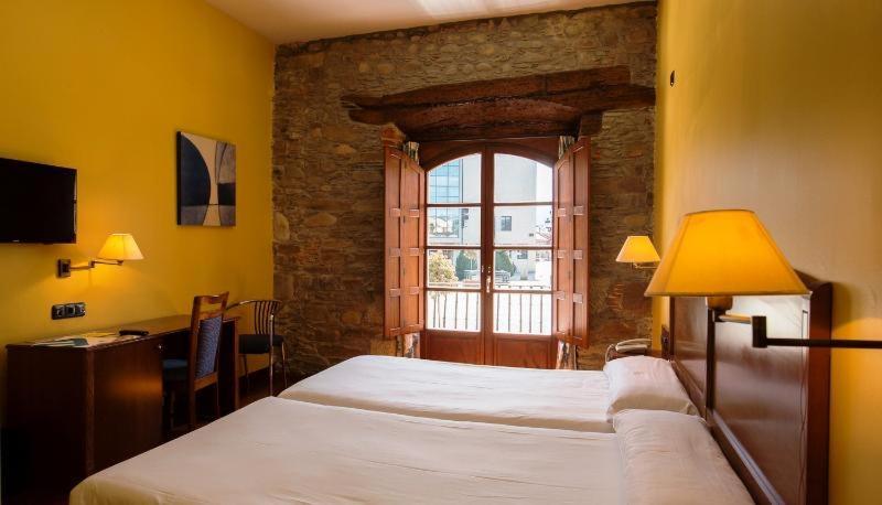 Hotel Aroi Bierzo Plaza Ponferrada Exteriér fotografie